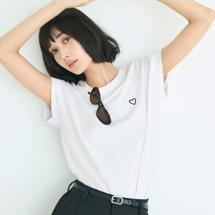 フレンチスリーブ刺繍Tシャツ