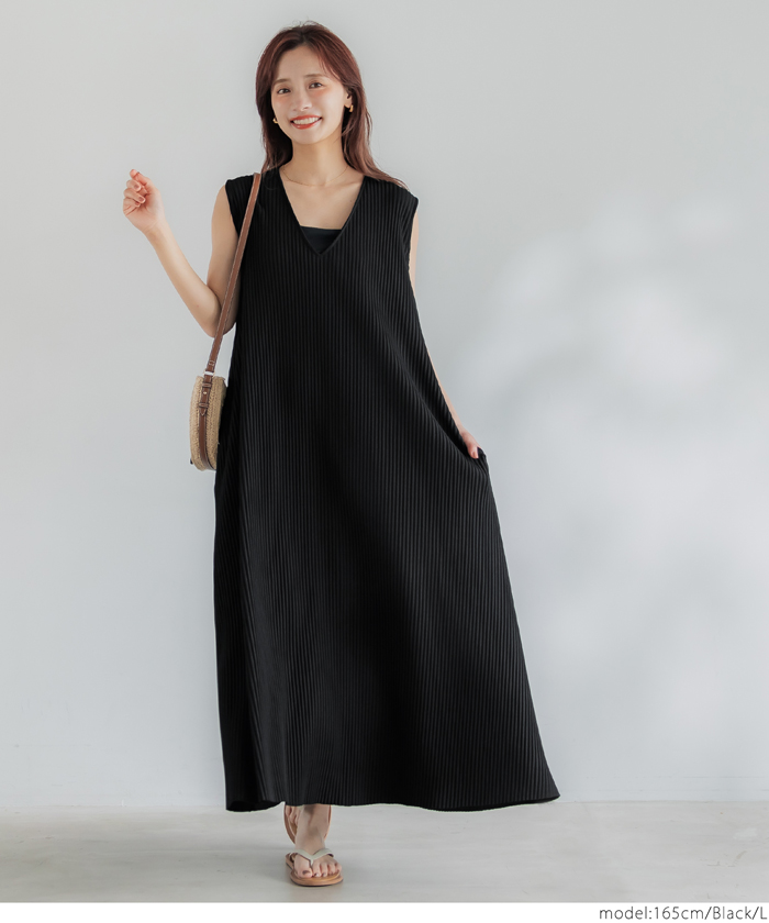 【タグ付き☆極上品】フェラガモ ノースリーブ ワンピース プリーツ ブラック M タグ付き☆極上品】フェラガモ ノースリーブ ワンピース